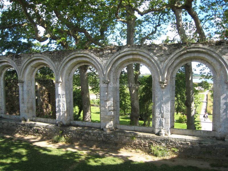 Kirchenruine in der Bretagne