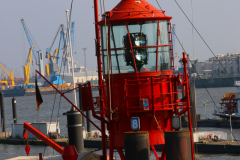Hamburger Hafen mit Tonne