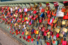 Schlösser am Brückengeländer