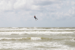Kitesurfer in der Luft