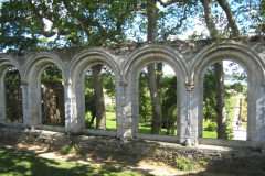 Kirchenruine in der Bretagne