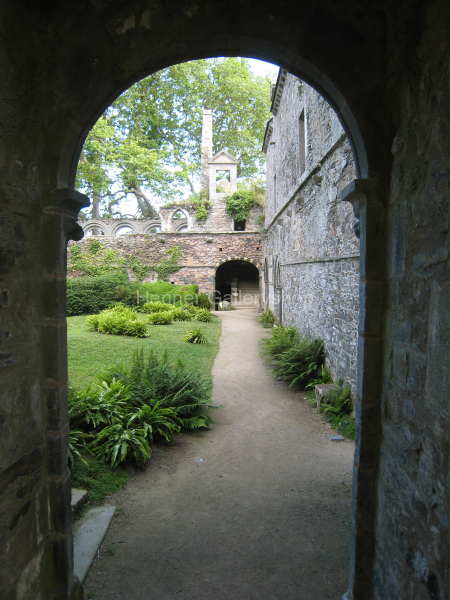 Kirchenruine Bretagne