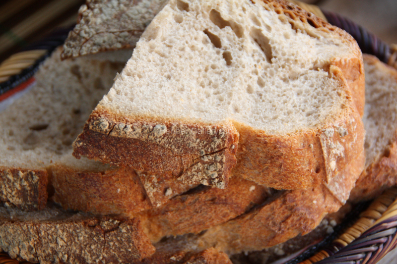 Bauernbrot geschnitten
