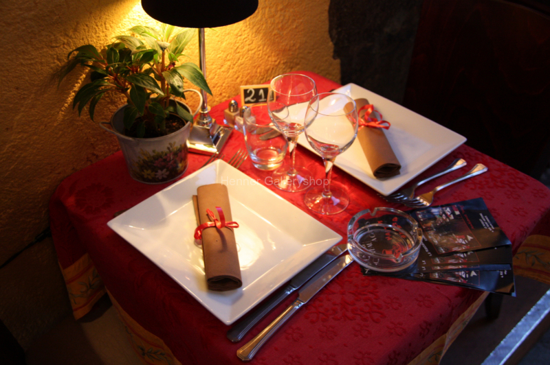 Gemütlicher Tisch im Restaurant