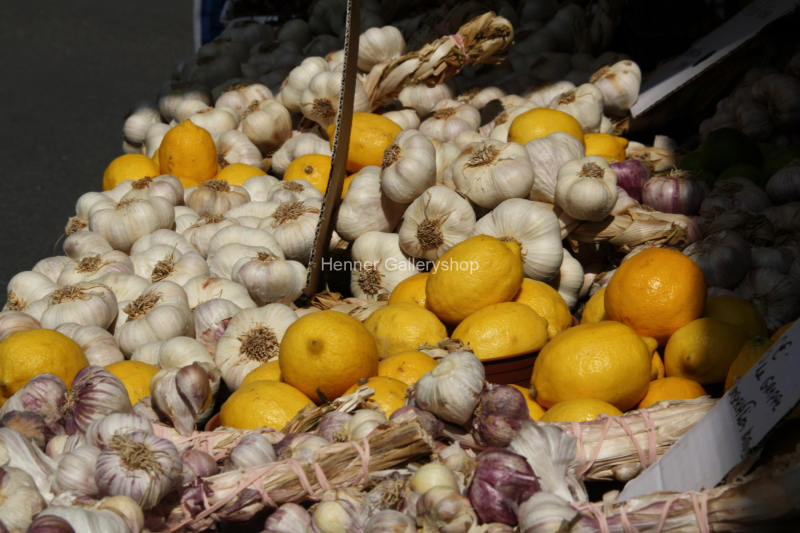 Knoblauch und Zitronen