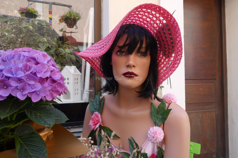 Figur, Weiblich mit Hut