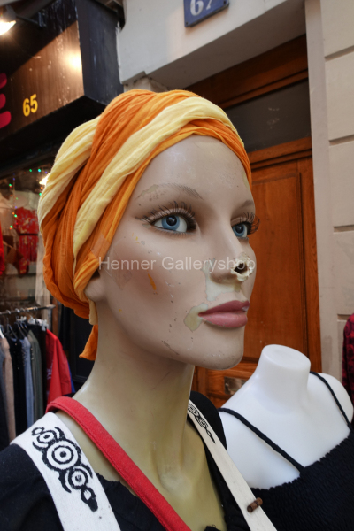 Figur, Weiblich mit defekter Nase