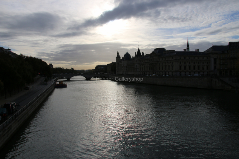 Blick auf die Seine, Paris, Abenddämmerung