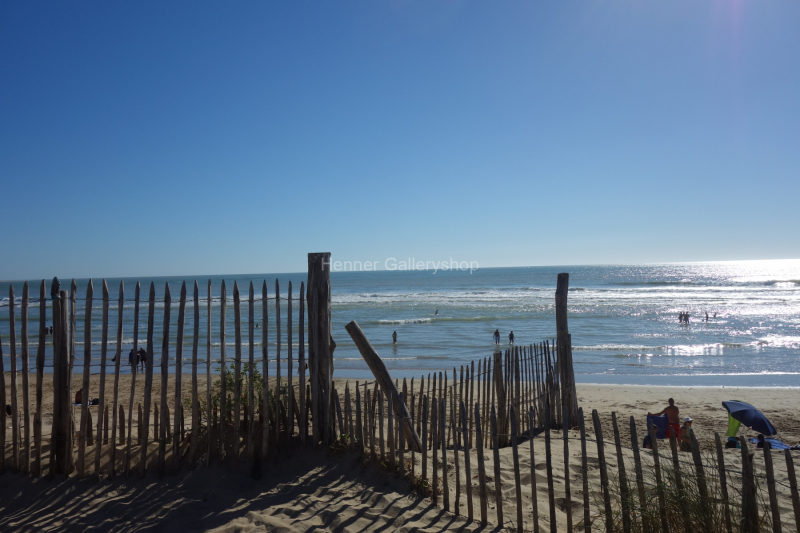 Holzzaun am Meer