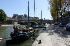 Schiff an der Seine, Paris