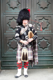Edinburgh Dudelsackspieler in Tracht