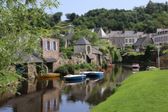 Alte Stadt am Fluss, Bretagne