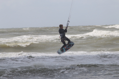 Kitesurfer in der Luft