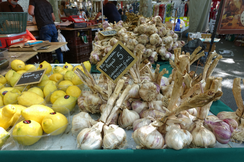 Marktstand, Zitronen, Knoblauch